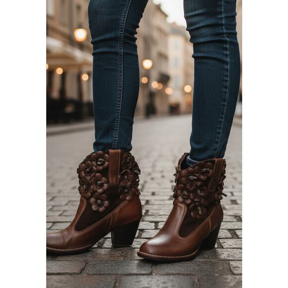 Lobo Solo Women's Ankle Boots Genuine Bovine Leather Flower Design Size 6 - Picture 1 of 13